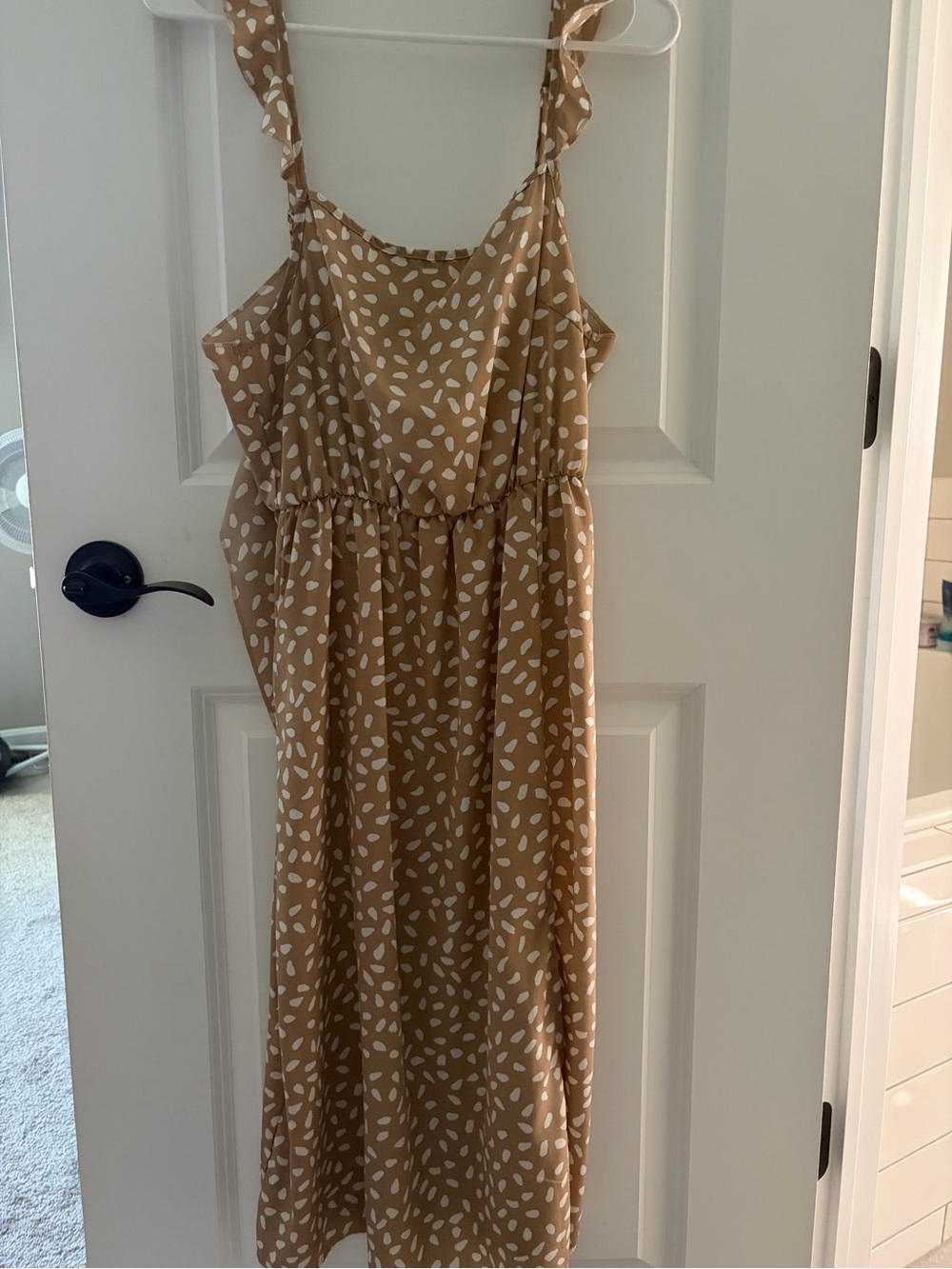 Women’s Tan and white Midi dress